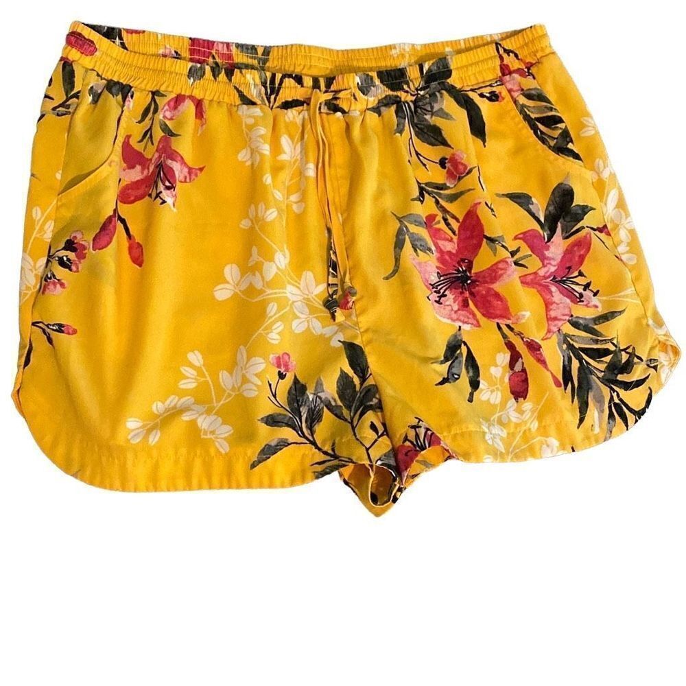 west loop, yellow floral shorts with pockets, size XL